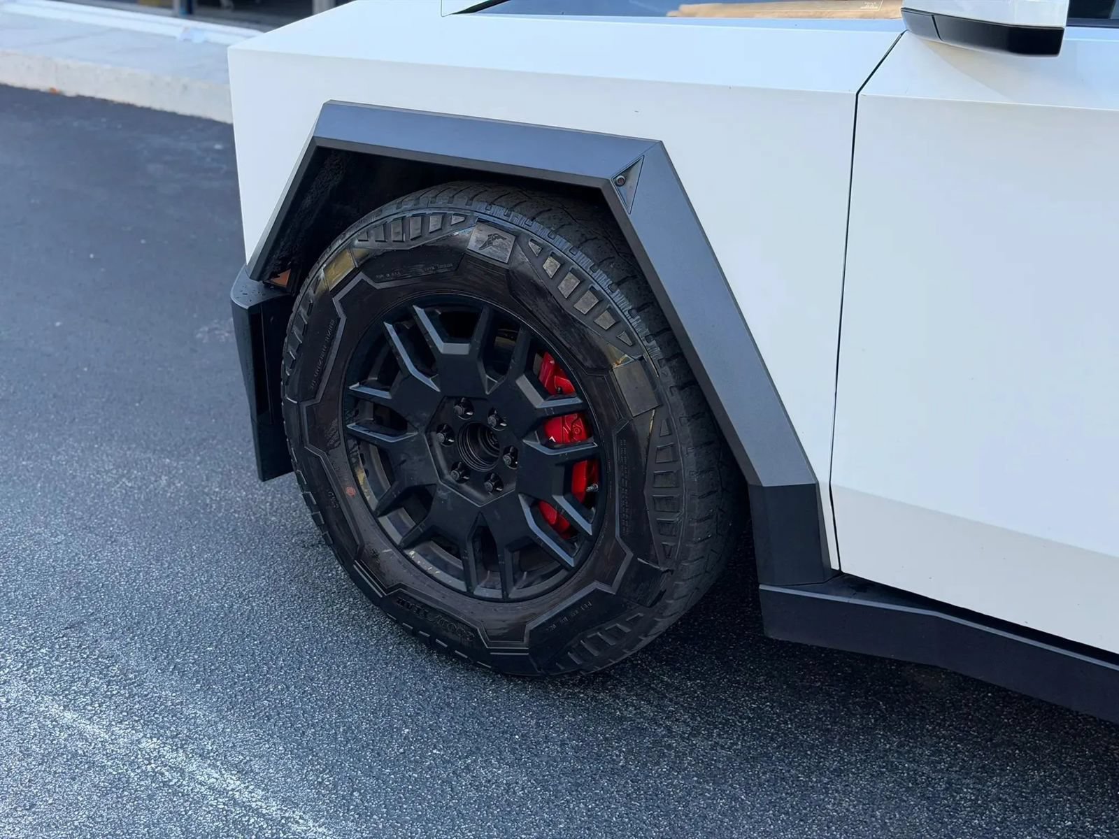 Used 2024 Tesla Cybertruck AWD Crew Cab image 5