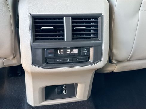 Used 2019 Volkswagen Atlas SE FWD image 18