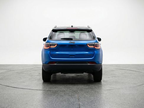 Used 2025 Jeep Compass Trailhawk image 7