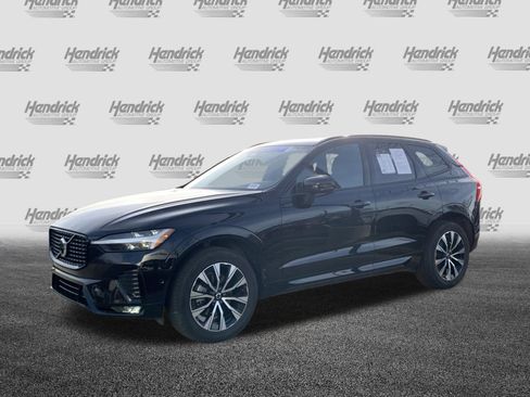 Used 2025 Volvo XC60 B5 Plus image 5