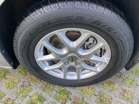 Used 2021 Chrysler Voyager Lxi image 9