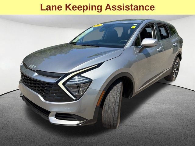 Used 2025 Kia Sportage LX AWD/4WD image 4