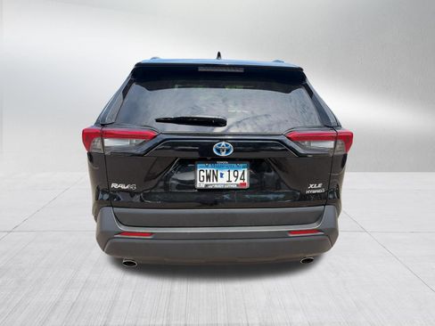 Used 2021 Toyota RAV4 XLE Premium AWD/4WD image 8