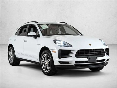 Used 2021 Porsche Macan image 3