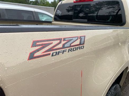 Used 2022 Chevrolet Colorado Z71 AWD/4WD image 8