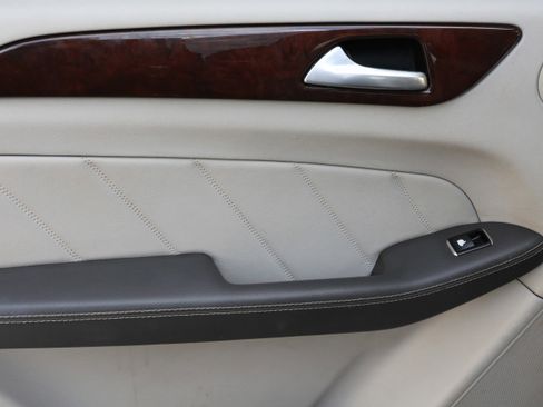 Used 2016 Mercedes-Benz GL 450 4MATIC image 34