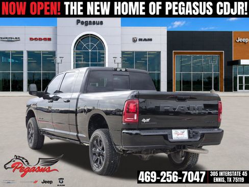 New 2026 RAM 2500 Laramie AWD/4WD image 4