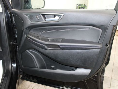 Used 2024 Ford Edge Titanium image 37