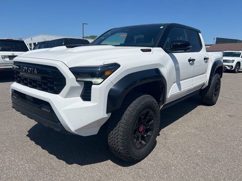 Used 2025 Toyota Tacoma TRD Pro AWD/4WD image 1
