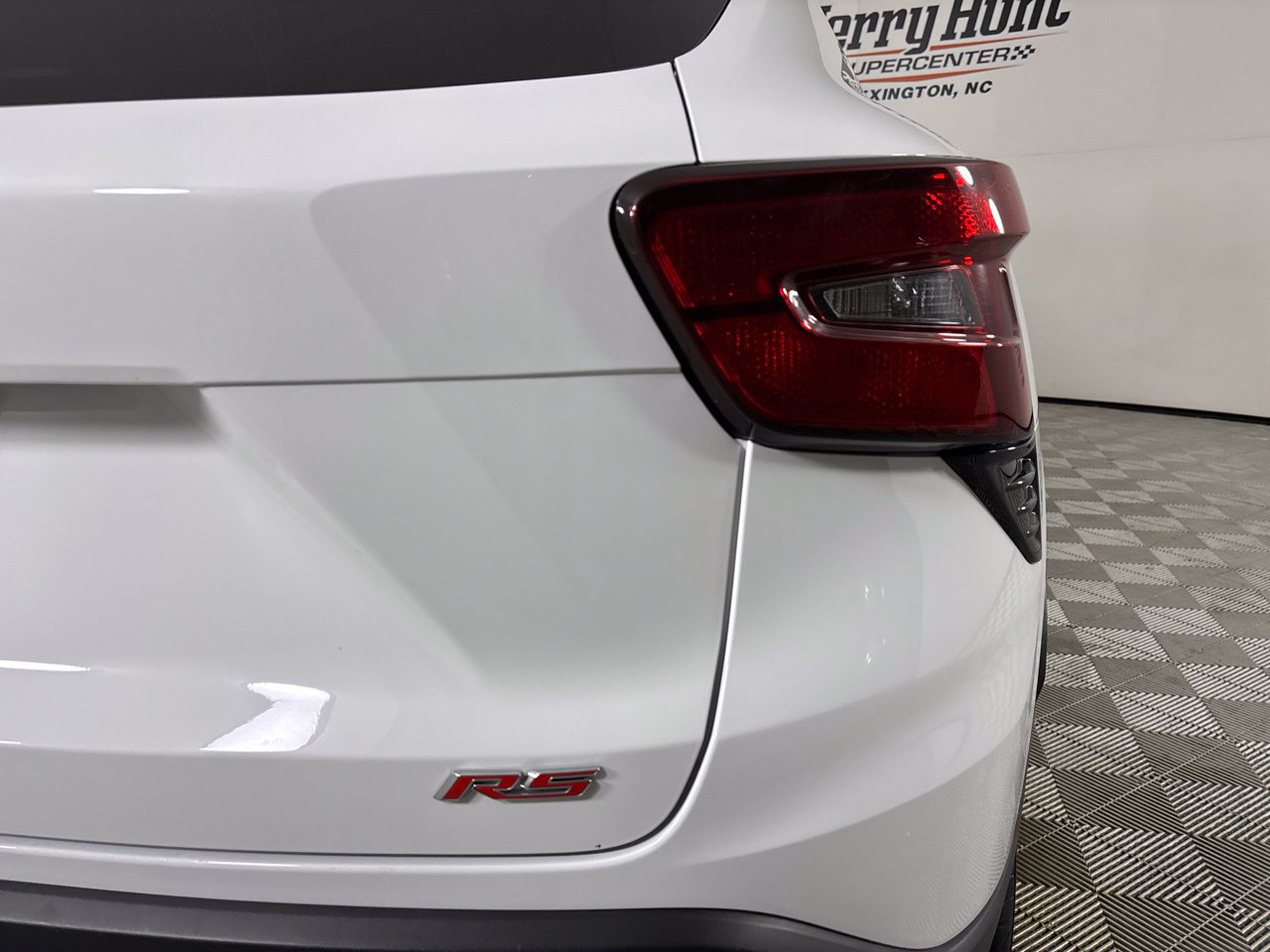 Used 2024 Chevrolet Trax RS FWD image 33
