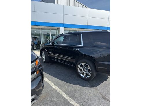 Used 2017 GMC Yukon Denali w/ Open Road Package AWD/4WD image 3