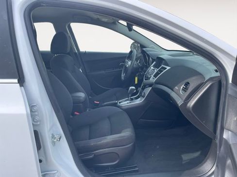 Used 2016 Chevrolet Cruze LT image 15