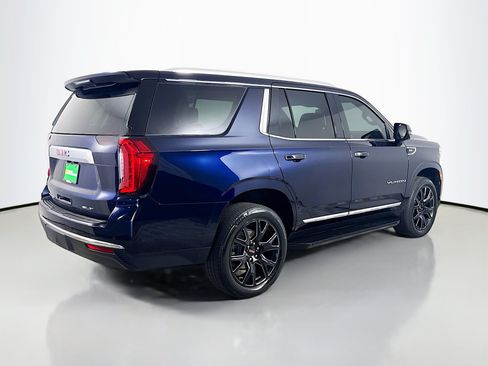Used 2024 GMC Yukon SLT w/ SLT Luxury Package RWD image 10