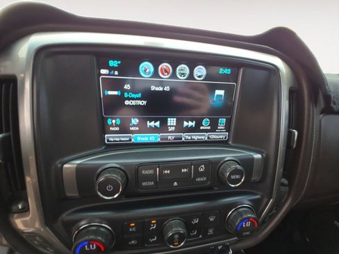 Used 2017 Chevrolet Silverado 1500 LTZ Z71 w/ LTZ Plus Package AWD/4WD image 15