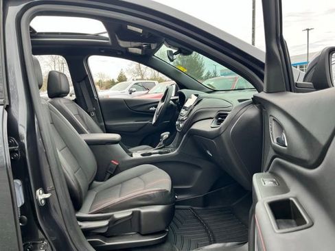 Used 2022 Chevrolet Equinox RS w/ Infotainment Package image 21