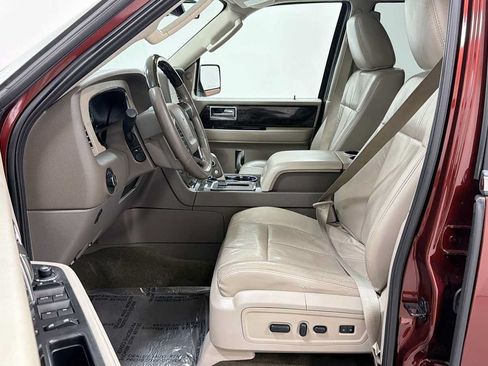 Used 2015 Lincoln Navigator 4WD image 13