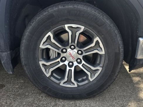 Used 2025 GMC Sierra 1500 SLT image 10