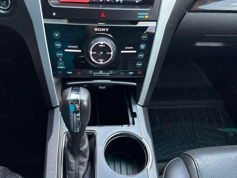 Used 2014 Ford Explorer Limited w/ Equipment Group 302A AWD/4WD image 19