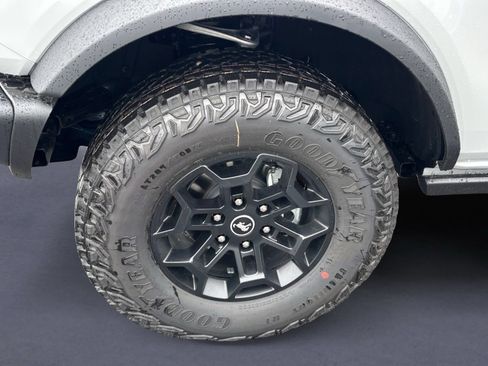 New 2026 Ford Bronco Badlands AWD/4WD image 9