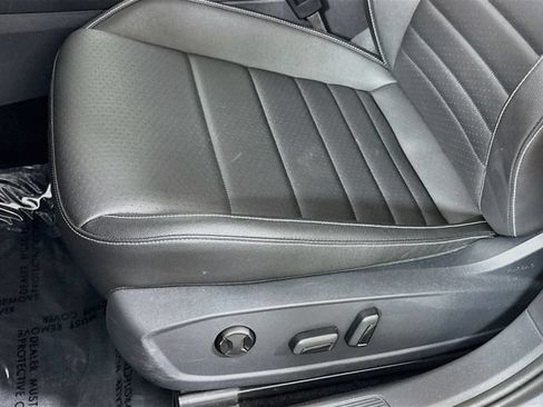 Certified 2024 Volkswagen Jetta SE FWD image 20