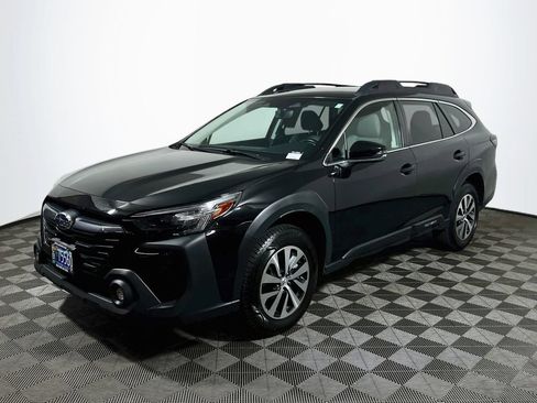 Used 2024 Subaru Outback Premium AWD/4WD image 3