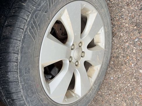 Used 2011 Subaru Outback 2.5i Premium image 7