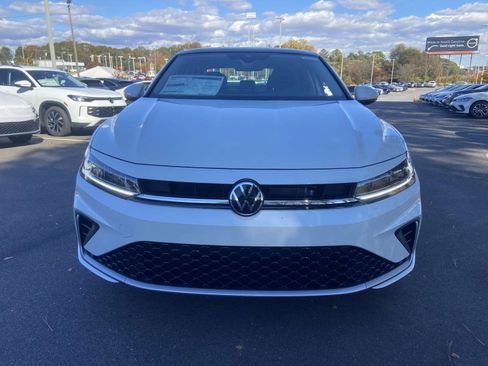 New 2026 Volkswagen Jetta SE image 2