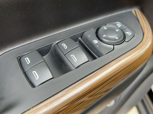 Certified 2023 GMC Acadia SLE w/ Driver Convenience Package image 21