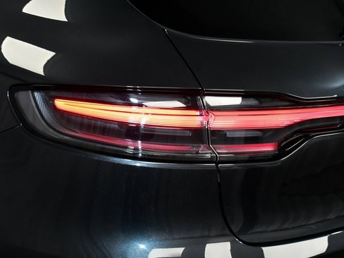 Used 2024 Porsche Macan image 79