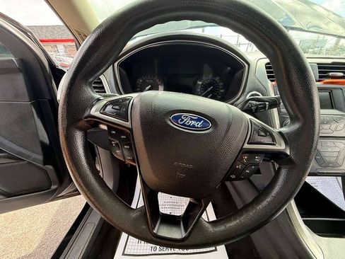 Used 2017 Ford Fusion SE FWD image 18