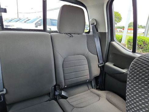Used 2014 Nissan Frontier PRO-4X w/ Pro-4x Graphics Package AWD/4WD image 15