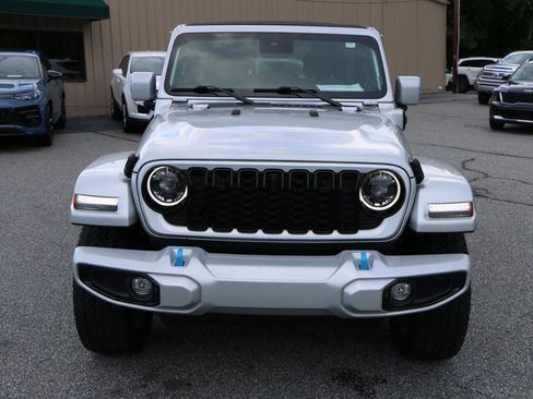 Used 2024 Jeep Wrangler High Altitude AWD/4WD image 10