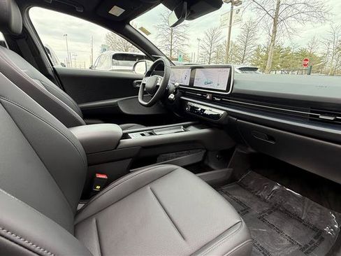 Used 2025 Hyundai Ioniq 6 Limited image 31