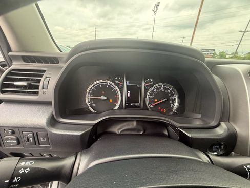 Used 2022 Toyota 4Runner Limited AWD/4WD image 17