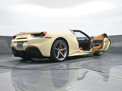 Used 2017 Ferrari 488 Spider RWD image 20