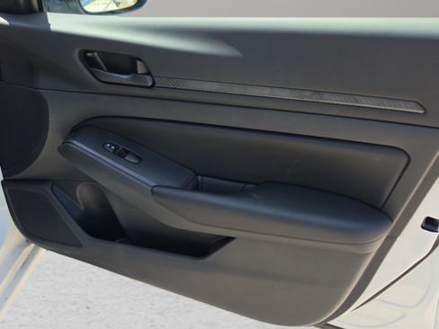 Certified 2025 Nissan Altima 2.5 S FWD image 27