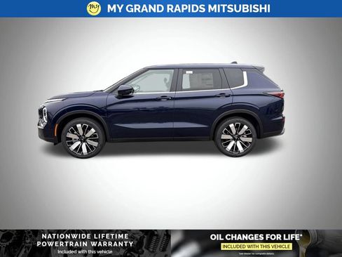 New 2026 Mitsubishi Outlander SE AWD/4WD image 6