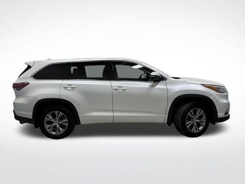 Used 2015 Toyota Highlander Plus image 2
