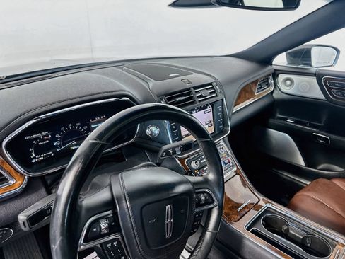 Used 2017 Lincoln Continental Reserve w/ Luxury Package AWD/4WD image 9