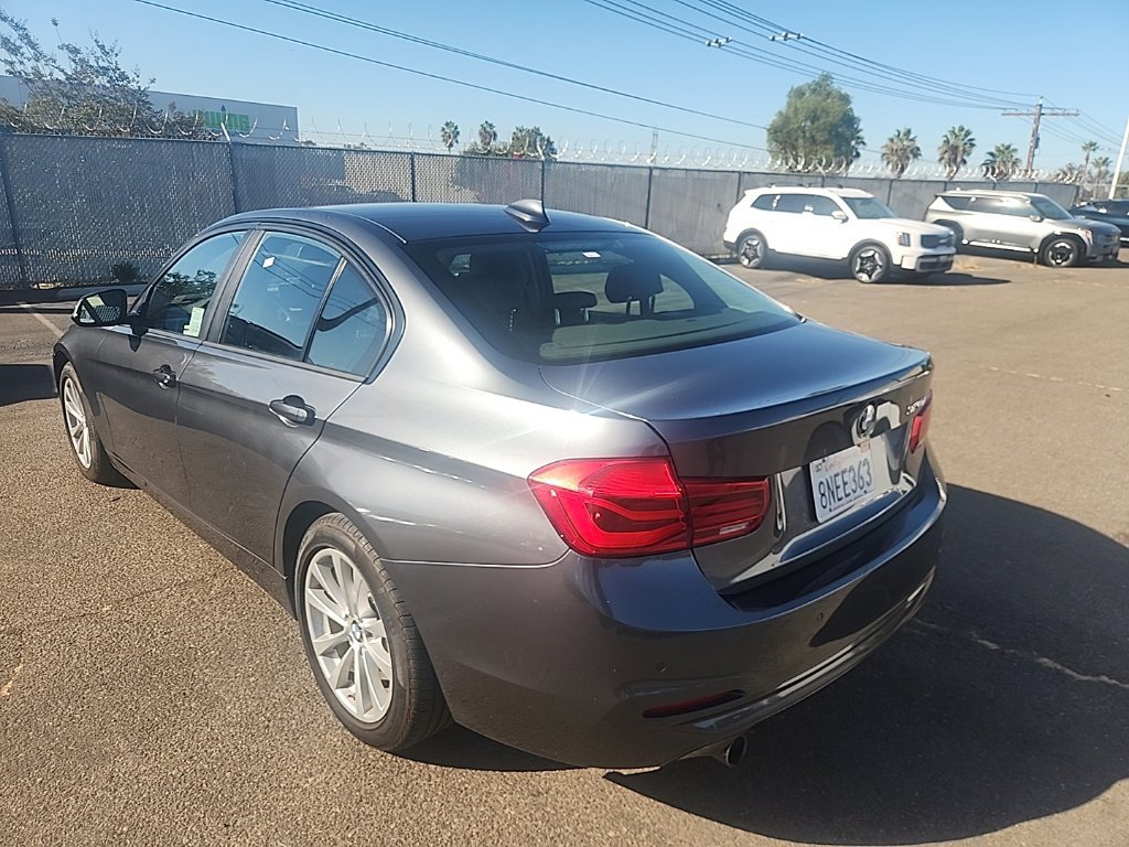 Used 2016 BMW 320i Sedan RWD image 11