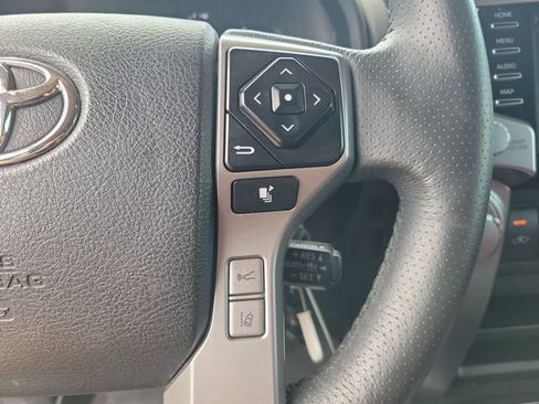 Used 2020 Toyota 4Runner SR5 AWD/4WD image 31