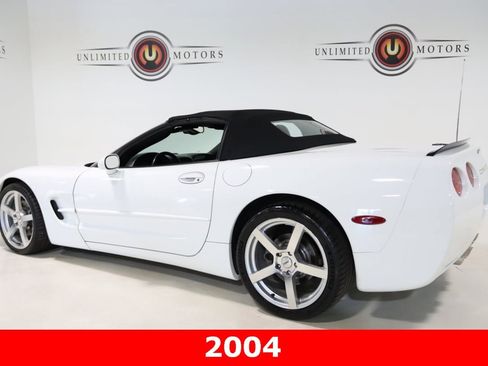 Used 2004 Chevrolet Corvette w/ Preferred Equipment Group image 4
