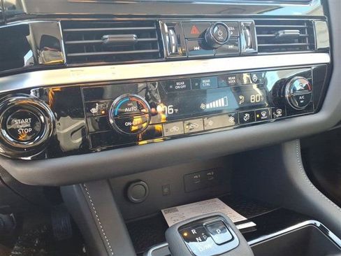 New 2026 Nissan Pathfinder SL image 12