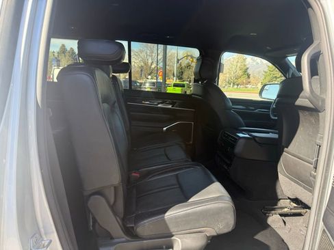 Used 2022 Jeep Wagoneer Series III image 15