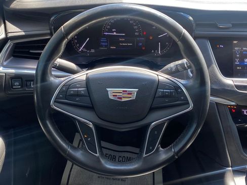 Used 2017 Cadillac XT5 Luxury image 21