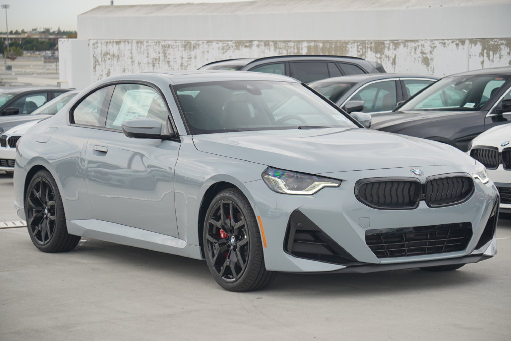 Used 2026 BMW 230i Coupe w/ Premium Package RWD image 3