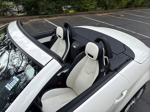 Used 2010 Mercedes-Benz SLK 300 image 19