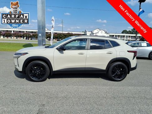 Used 2026 Chevrolet Trax ACTIV w/ Sunroof Package FWD image 2