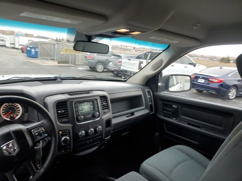 Used 2017 RAM 1500 Express w/ Express Value Package image 30