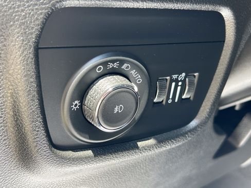 Used 2024 Jeep Grand Cherokee Limited AWD/4WD image 16